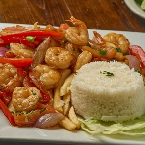 Saltado De Camarones
