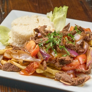 Lomo saltado