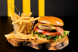 AMERICAN BURGER