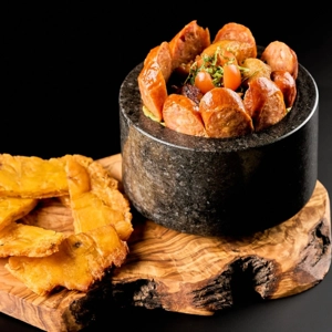 Guacamole con Tostones.