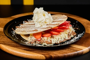  OBLEA WITH NUTELLA, STRAWBERRIES, AND CHEESE