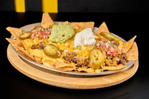 NACHOS WITH BEEF OR CHILI