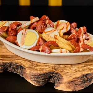 Salchipapas.