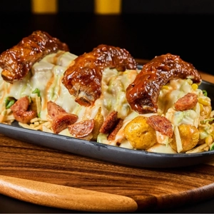 Salchi ranchera & costilla