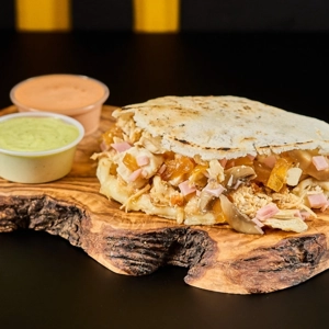 Arepa Hawaiana.