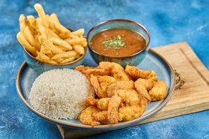 CAMARONES APANADOS ARROZ Y MENESTRA