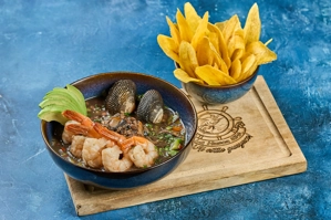 CEVICHE DE CONCHA NEGRA Y CAMARÓN