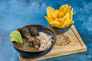 CEVICHE DE CONCHA NEGRA Y PESCADO CURTIDO