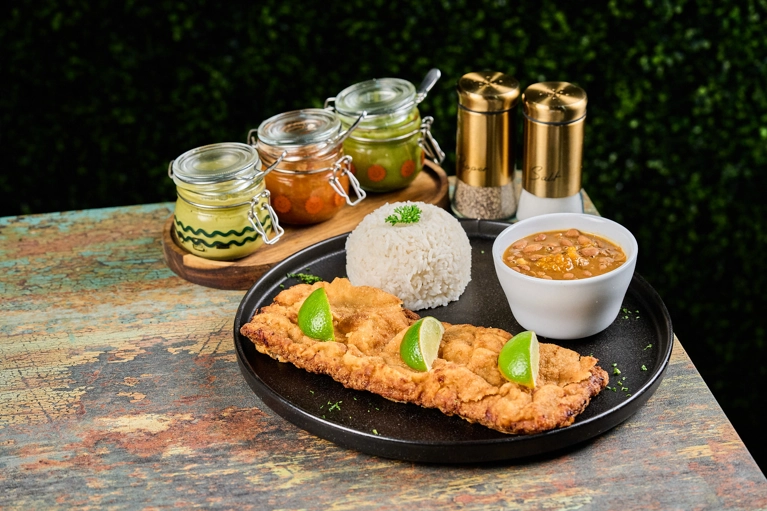 PECHUGA DE POLLO EMPANIZADA
