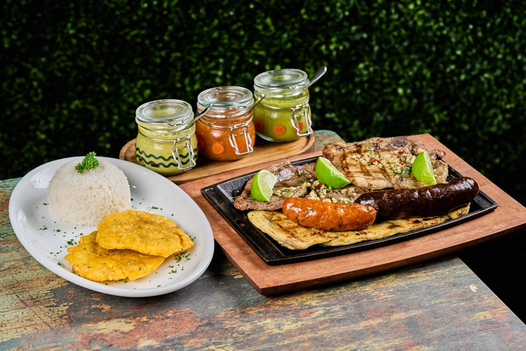 MOUNTAIN-STYLE MIXED GRILLED PLATTER
