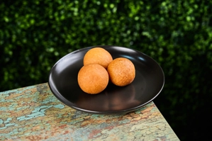 MINI CCOLOMBIAN CHEESE BALL