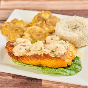 Salmon con Camarones al Ajillo