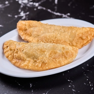 Empanadas (pernil, queso, pollo, res)