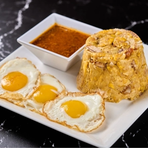 Mofongo con Huevo Frito