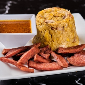 Mofongo con Salami