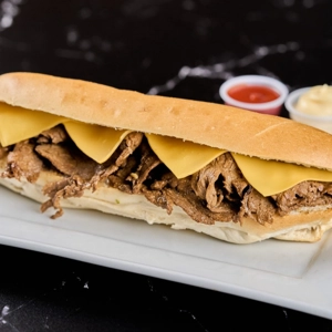 Sandwich Bistec Con Queso