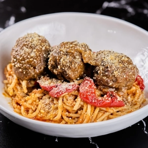 Espaguetis Con Albondigas