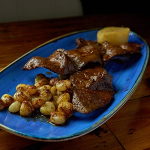 Beef skewers (anticuchos)