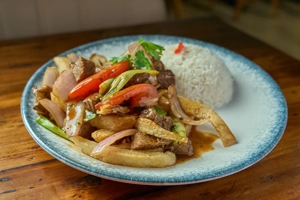 Lomo Saltado Bandeja