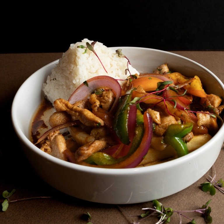 Pollo Saltado