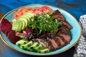 ENSALADA MIXTA CON CARNE