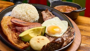 Traditional Plate w/ Grilled Steak