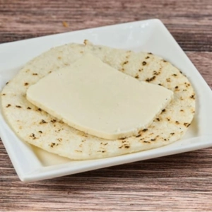 Arepa con Queso
