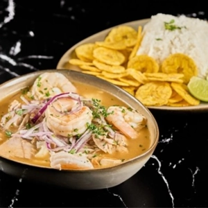 Encebollado Mixto