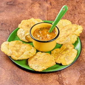 Tostones con Hogao