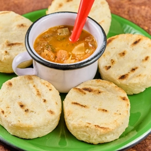Arepas con Hogao