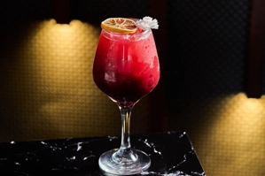 Gin tonic frutos rojos