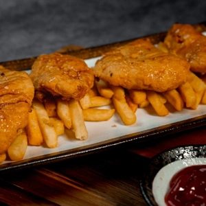 Deditos De Pollo / Chicken Fingers with French Fries
