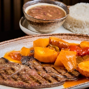   Higado A La Criolla / Beef Liver in Creole Sauce