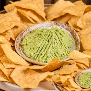 Chips Con Guacamole / Chips With Guacamole