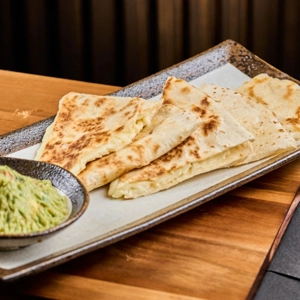 Quesadilla de Queso / Cheese Quesadilla