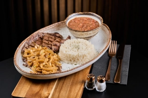 Bistec Encebollado / Steak with Onions