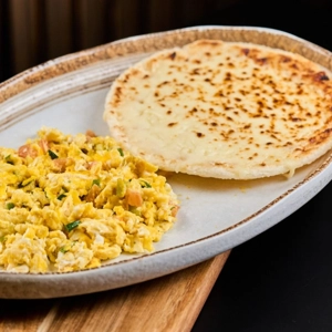 Huevos con Arepa / Eggs with Corn Cake