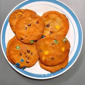 2 Pcs M&M Cookies