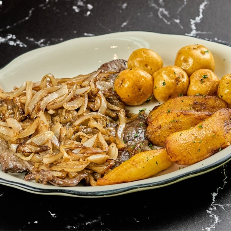 Bistec Encebollado