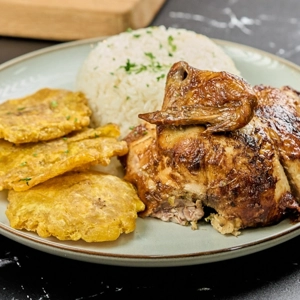 1/4 Pollo + 2 Sides
