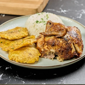 1/4 Pollo + 2 Sides