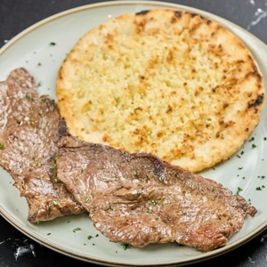Carne Arepa Y Queso