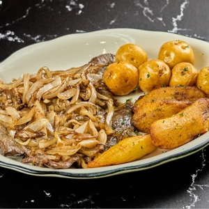Bistec Encebollado