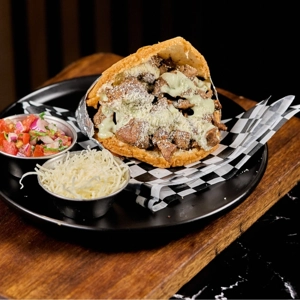 Arepa Lomito