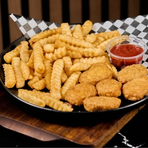 Nuggets de Pollo con papas fritas