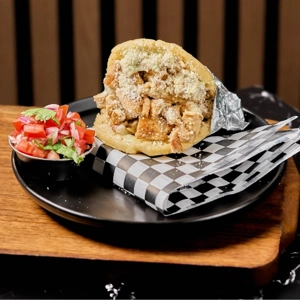 Arepa Pollo Asado