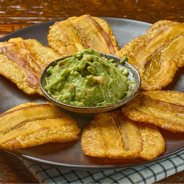 Guacamole con Tostones