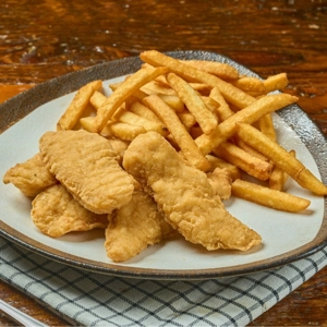 Deditos De Pollo: Papas Fritas