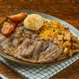 Calentado con Carne Asada
