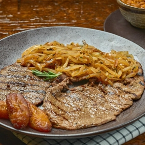 Bistec Encebollado
